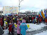 
Возле Минского Ледового Дворца проходит районный фольклорный праздник «Масленица». 

